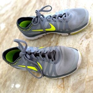 Nike Gray and Yellow Athletic Shoes with Mesh Upper VO1